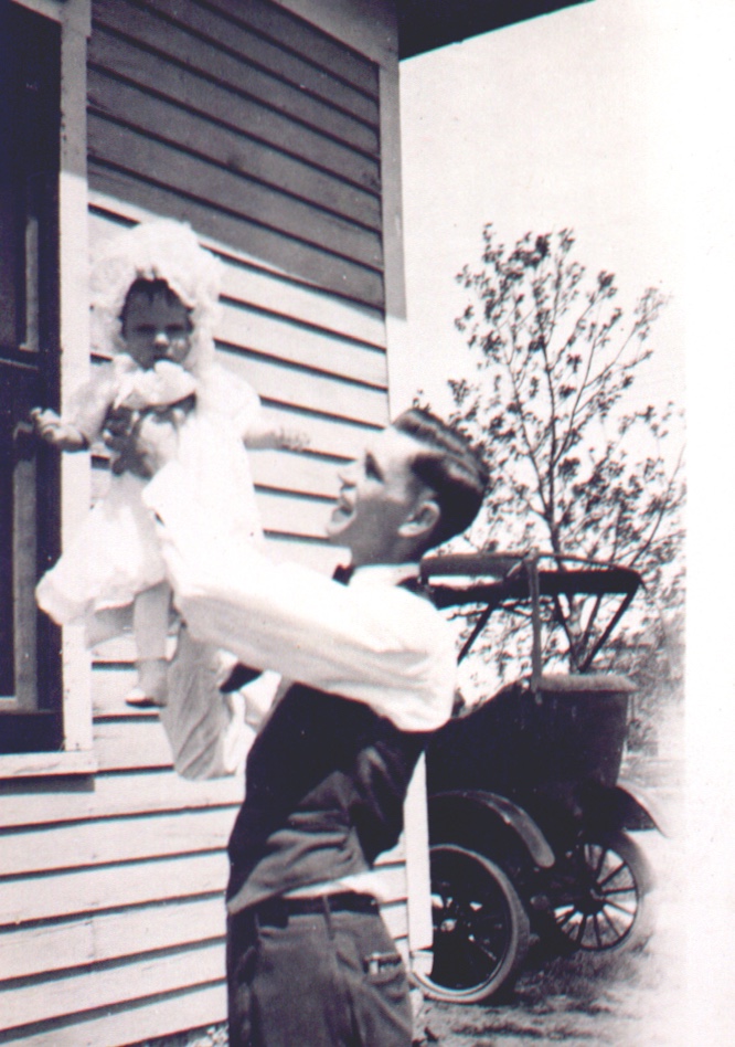 1926-MaryHelen-Father-Clyde-Blevens.jpg